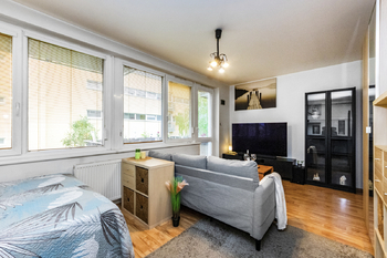 Prodej bytu 1+kk v osobním vlastnictví 43 m², Praha 9 - Hostavice