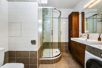 Prodej bytu 1+kk v osobním vlastnictví 43 m², Praha 9 - Hostavice