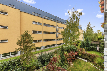 Prodej bytu 1+kk v osobním vlastnictví 43 m², Praha 9 - Hostavice