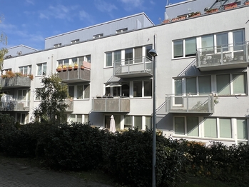 Prodej bytu 1+kk v osobním vlastnictví 43 m², Praha 9 - Hostavice