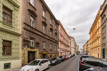 Pronájem bytu 1+1 v osobním vlastnictví 40 m², Praha 5 - Smíchov