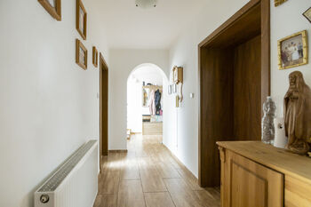 Chodba přízemí - Prodej chaty / chalupy 254 m², Budíškovice