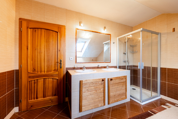 Prodej domu 220 m², Hvozdec