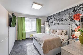 Třetí pokoj v patře. - Prodej nájemního domu 247 m², České Velenice