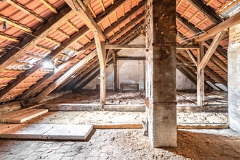 Půda. - Prodej nájemního domu 247 m², České Velenice