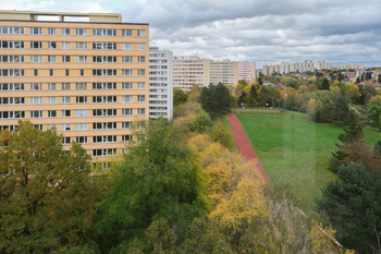 pohled z lodžie - Pronájem bytu 3+kk v osobním vlastnictví 67 m², Praha 4 - Braník