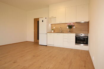 Pronájem bytu 1+kk v osobním vlastnictví 38 m², Praha 4 - Chodov
