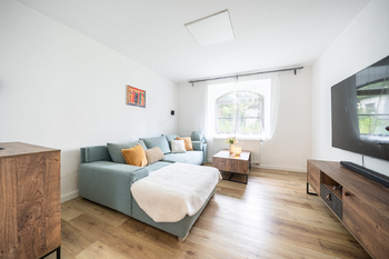 RD Květnice - obývací pokoj - Prodej domu 190 m², Květnice