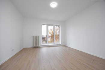 Obývací pokoj - Prodej bytu 2+1 v osobním vlastnictví 73 m², Plzeň