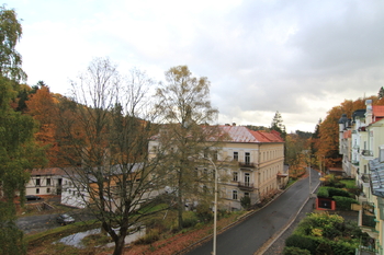 Výhled z balkonu - Prodej bytu 2+1 v osobním vlastnictví 82 m², Mariánské Lázně