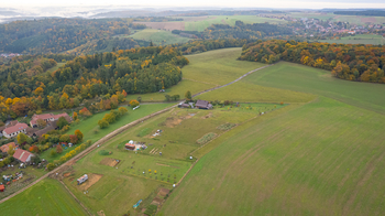 Prodej pozemku 3002 m², Úsuší