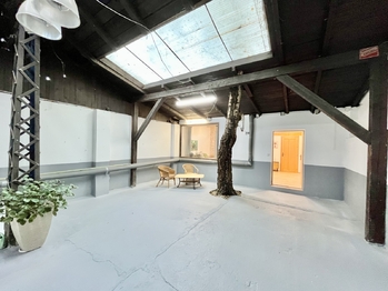 Pronájem obchodních prostor 100 m², Praha 8 - Kobylisy