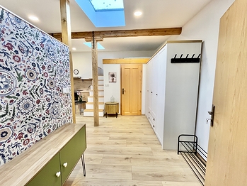 Pronájem obchodních prostor 100 m², Praha 8 - Kobylisy