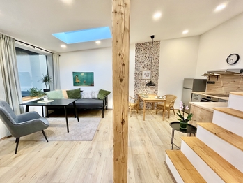 Pronájem obchodních prostor 100 m², Praha 8 - Kobylisy