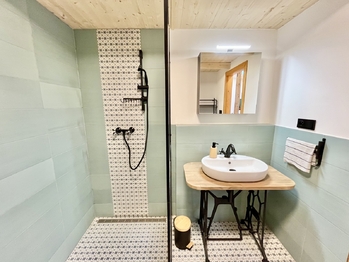 Pronájem obchodních prostor 100 m², Praha 8 - Kobylisy
