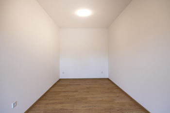 Ložnice - Pronájem bytu 2+kk v osobním vlastnictví 46 m², Slaný