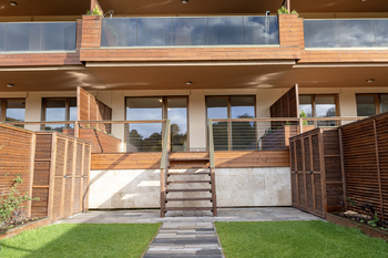 Terasa a zahrada - Pronájem bytu 2+kk v osobním vlastnictví 46 m², Slaný
