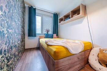 Prodej bytu 2+kk s prostornou zasklenou lodžií, 49 m², Mikuláškovo náměstí, Brno–Starý Lískovec - Prodej bytu 2+kk v osobním vlastnictví 49 m², Brno