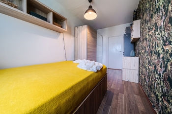 Prodej bytu 2+kk s prostornou zasklenou lodžií, 49 m², Mikuláškovo náměstí, Brno–Starý Lískovec - Prodej bytu 2+kk v osobním vlastnictví 49 m², Brno