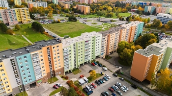 Prodej bytu 2+kk s prostornou zasklenou lodžií, 49 m², Mikuláškovo náměstí, Brno–Starý Lískovec - Prodej bytu 2+kk v osobním vlastnictví 49 m², Brno