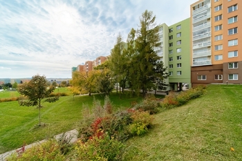 Prodej bytu 2+kk s prostornou zasklenou lodžií, 49 m², Mikuláškovo náměstí, Brno–Starý Lískovec - Prodej bytu 2+kk v osobním vlastnictví 49 m², Brno