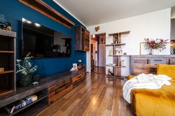 Prodej bytu 2+kk s prostornou zasklenou lodžií, 49 m², Mikuláškovo náměstí, Brno–Starý Lískovec - Prodej bytu 2+kk v osobním vlastnictví 49 m², Brno