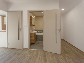 Prodej bytu 3+1 v osobním vlastnictví 72 m², Hradec Králové