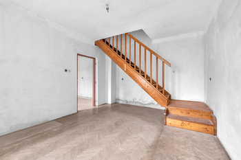 Prodej domu 370 m², Luštěnice
