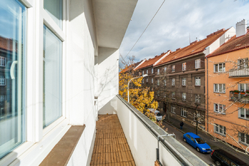 Lodžie - Prodej bytu 2+kk v osobním vlastnictví 59 m², Praha 9 - Vysočany