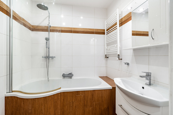 Koupelna - Prodej bytu 2+kk v osobním vlastnictví 59 m², Praha 9 - Vysočany