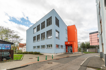 Škola v přímé blízkosti - Prodej bytu 2+kk v osobním vlastnictví 59 m², Praha 9 - Vysočany