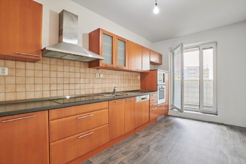 Prodej bytu 3+kk v osobním vlastnictví 112 m², Praha 10 - Dolní Měcholupy