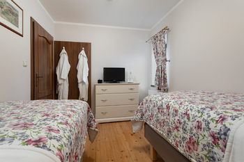 Prodej domu 470 m², Závada