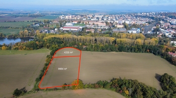 Prodej pozemku 3200 m², Slaný