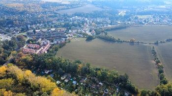 Prodej pozemku 3200 m², Slaný