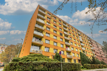 Budova - Prodej bytu 1+1 v osobním vlastnictví 35 m², Ústí nad Labem 