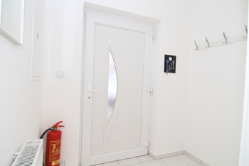 vstupní předsíň - Pronájem domu 150 m², Karlovy Vary