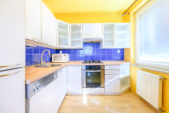 Kuchyně - Pronájem bytu 3+1 v osobním vlastnictví 69 m², Praha 4 - Krč
