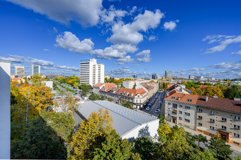 Výhled z ložnice - Pronájem bytu 3+1 v osobním vlastnictví 69 m², Praha 4 - Krč