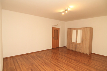 Pokoj - Pronájem bytu 1+1 v osobním vlastnictví 45 m², Karlovy Vary