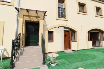 Vstup do domu - Pronájem bytu 3+kk v osobním vlastnictví 95 m², Praha 5 - Zličín