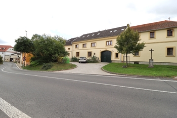 Venkovní pohled na dům - Pronájem bytu 3+kk v osobním vlastnictví 95 m², Praha 5 - Zličín