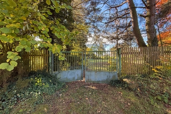 Prodej pozemku 1609 m², Kublov