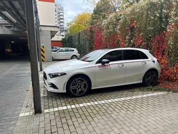 PARKOVACÍ STÁNÍ - POD HARFOU - Pronájem garáže, Praha 9 - Vysočany