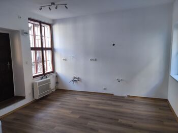 Pronájem obchodních prostor 20 m², Hradec Králové