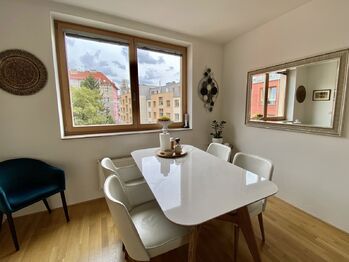 Prodej bytu 4+1 v osobním vlastnictví 102 m², Praha 10 - Vršovice
