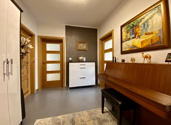 Prodej bytu 4+1 v osobním vlastnictví 102 m², Praha 10 - Vršovice