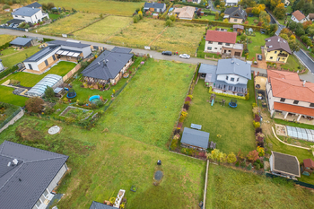 Prodej pozemku 1078 m², Všestary