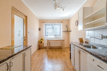 Prodej domu 295 m², Osečany