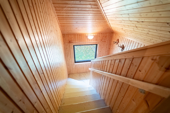 schodiště do 1. patra - Prodej domu 190 m², Vlkaneč